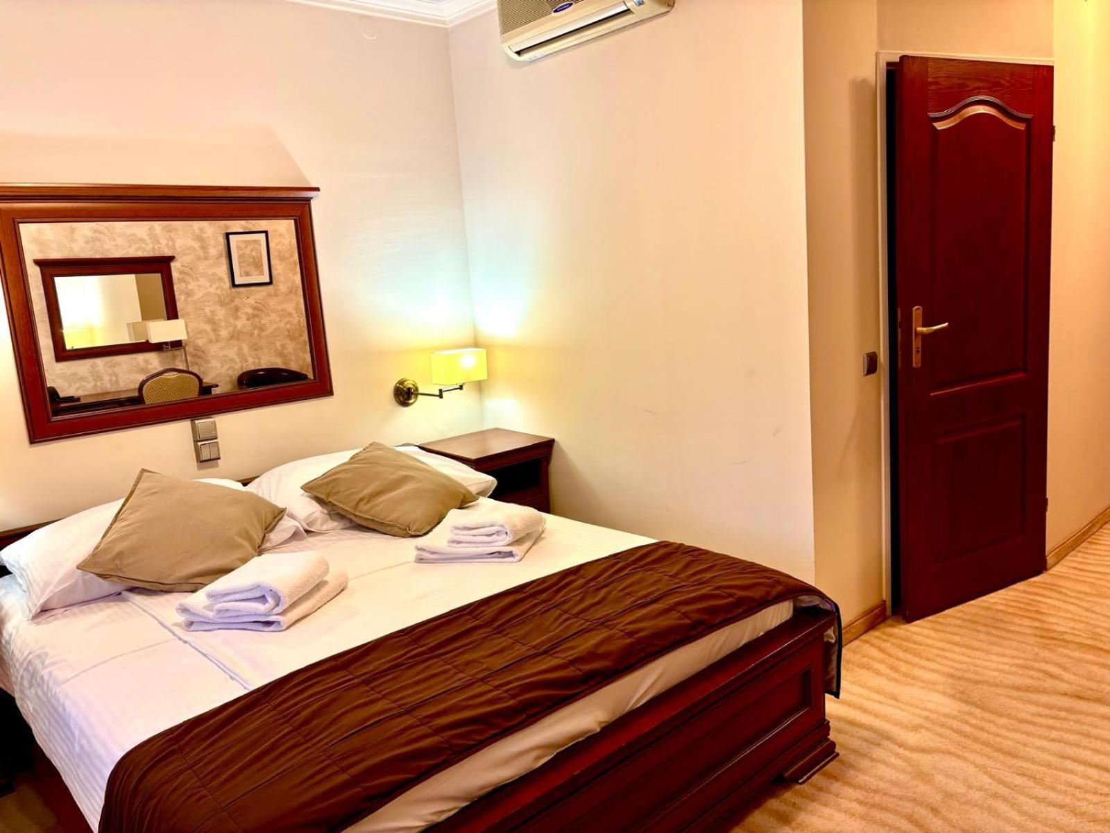 Cumulus Hotel Bedzin Luaran gambar
